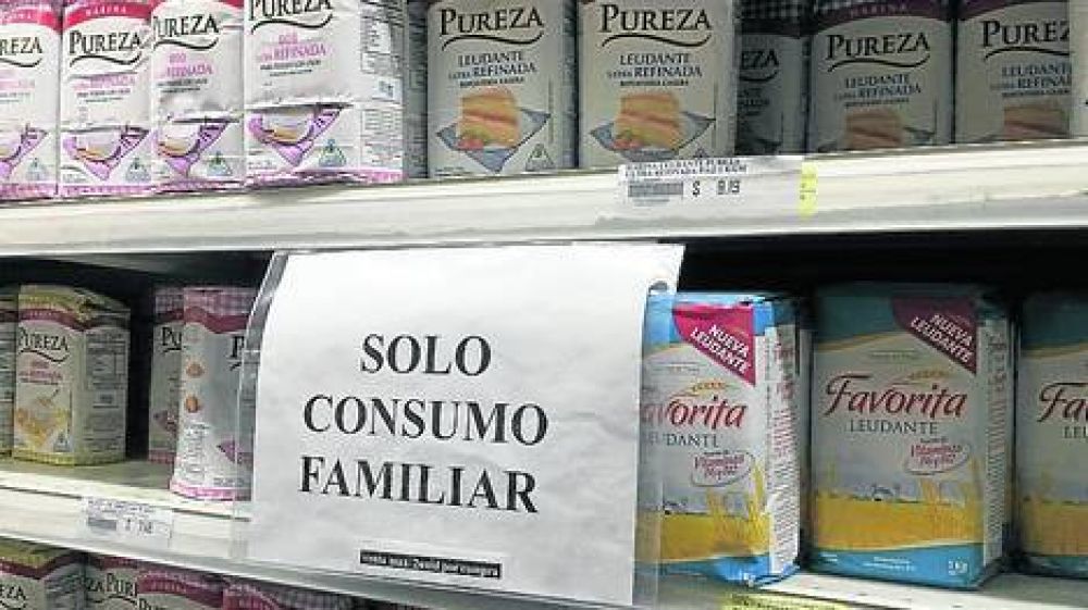 Supermercados limitan la venta de la harina a precio congelado