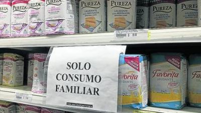 Supermercados limitan la venta de la harina a precio congelado