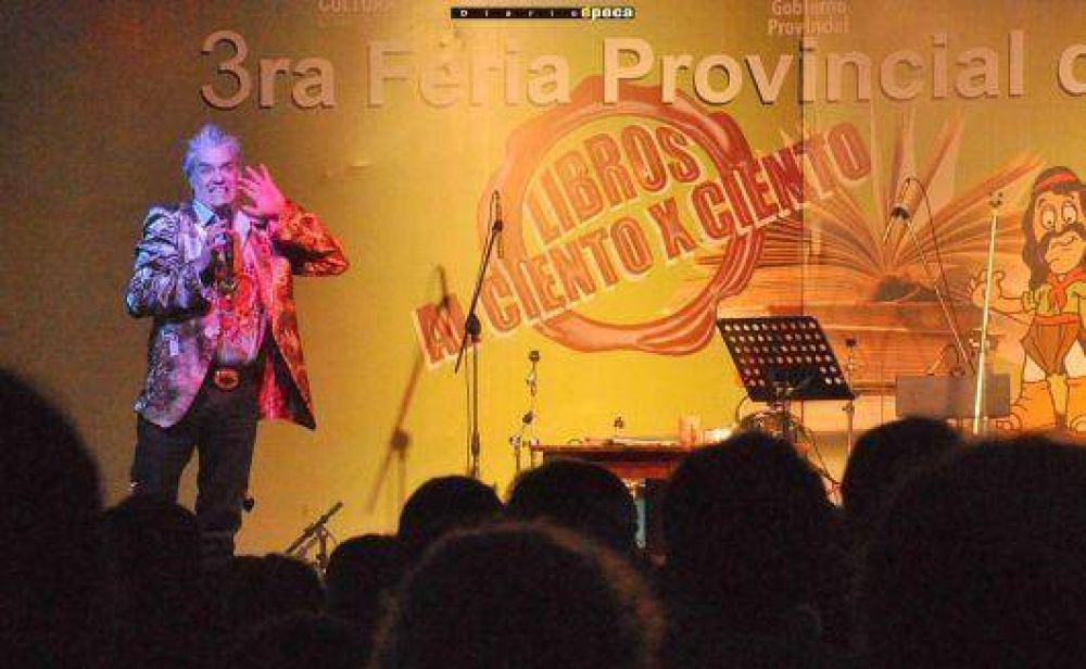 Desde el p�lpito, Pettinato trajo su humor a Corrientes