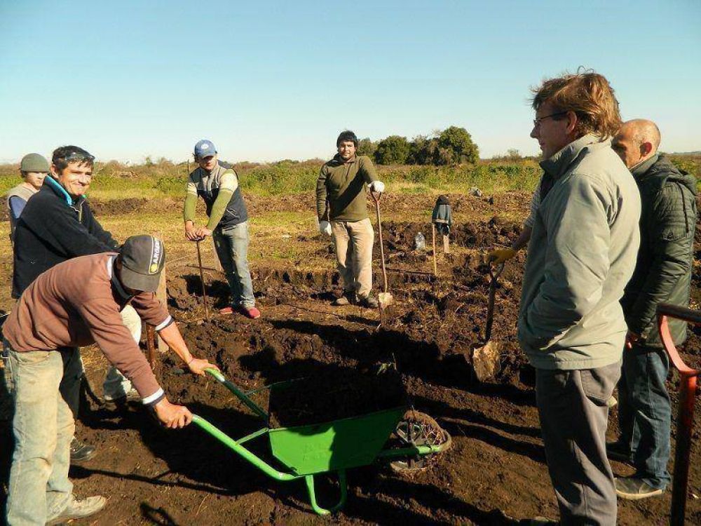 Comenzaron a construir las 40 viviendas para los vecinos del asentamiento Norte