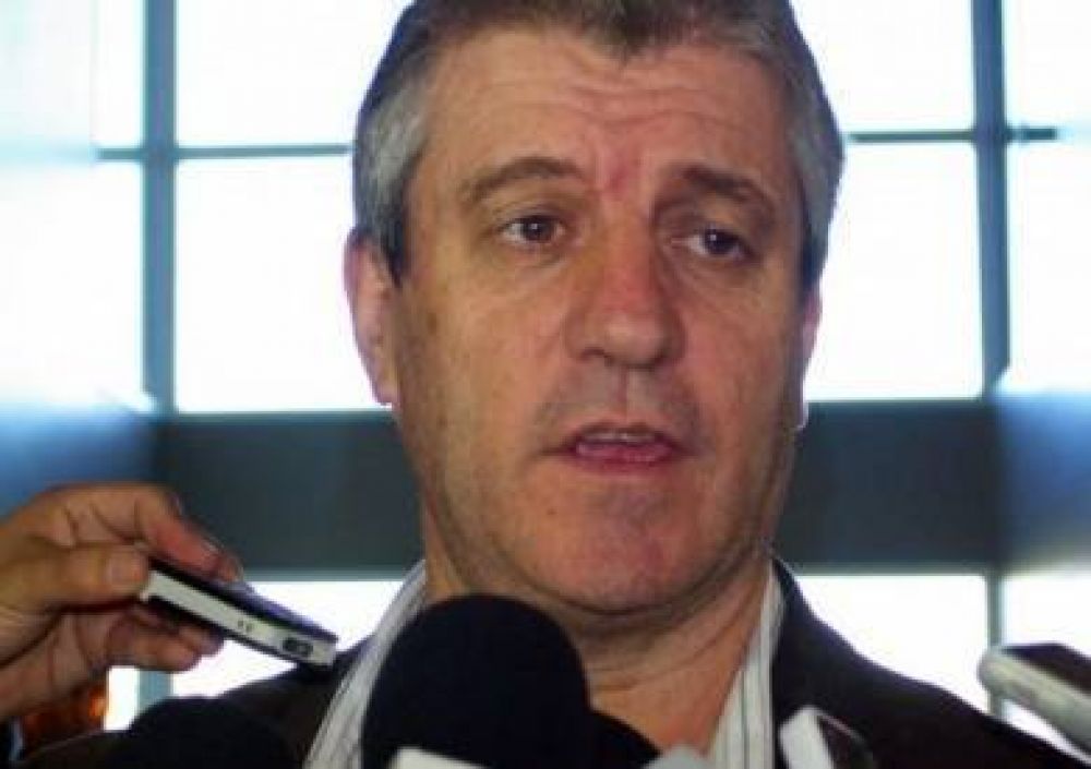Eliceche: �No dejen sin clases a los alumnos�