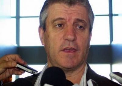 Eliceche: �No dejen sin clases a los alumnos�