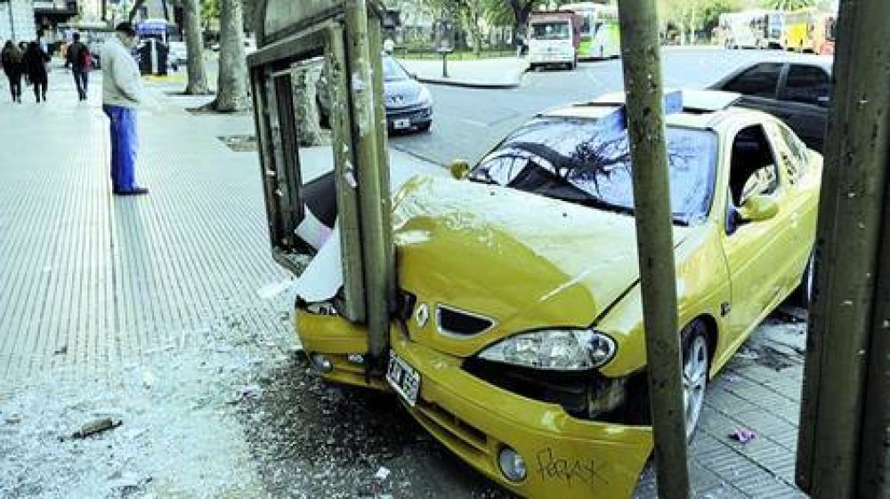Sin control, sigui� de largo y choc�
