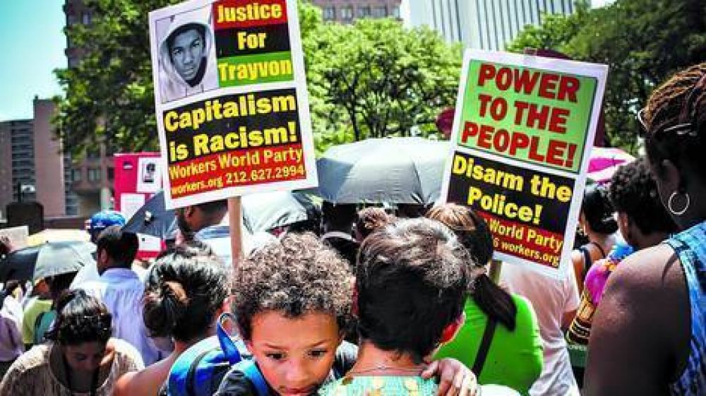 Protestas en todo EE.UU. por el fallo que liber� al asesino de un chico negro
