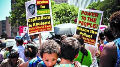 Protestas en todo EE.UU. por el fallo que liber� al asesino de un chico negro