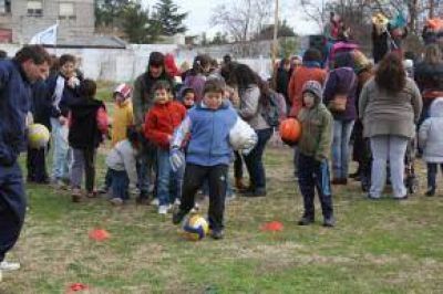 Ni�os del barrio Zona Norte disfrutaron del festival �Sonrisas para todos�