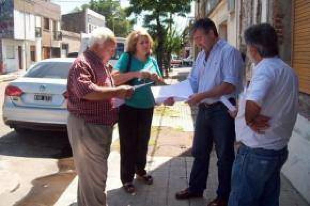 �Estamos recorriendo distrito por distrito porque queremos escuchar a la gente�