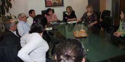 Asisten a v�ctimas del terrorismo de estado