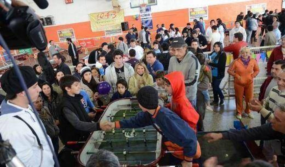 Exitoso campeonato de metegol en R�o Ceballos