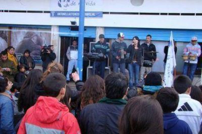 Presentaron la Lista N�9 del Frente para la Victoria que encabeza Antonella Etchechuri