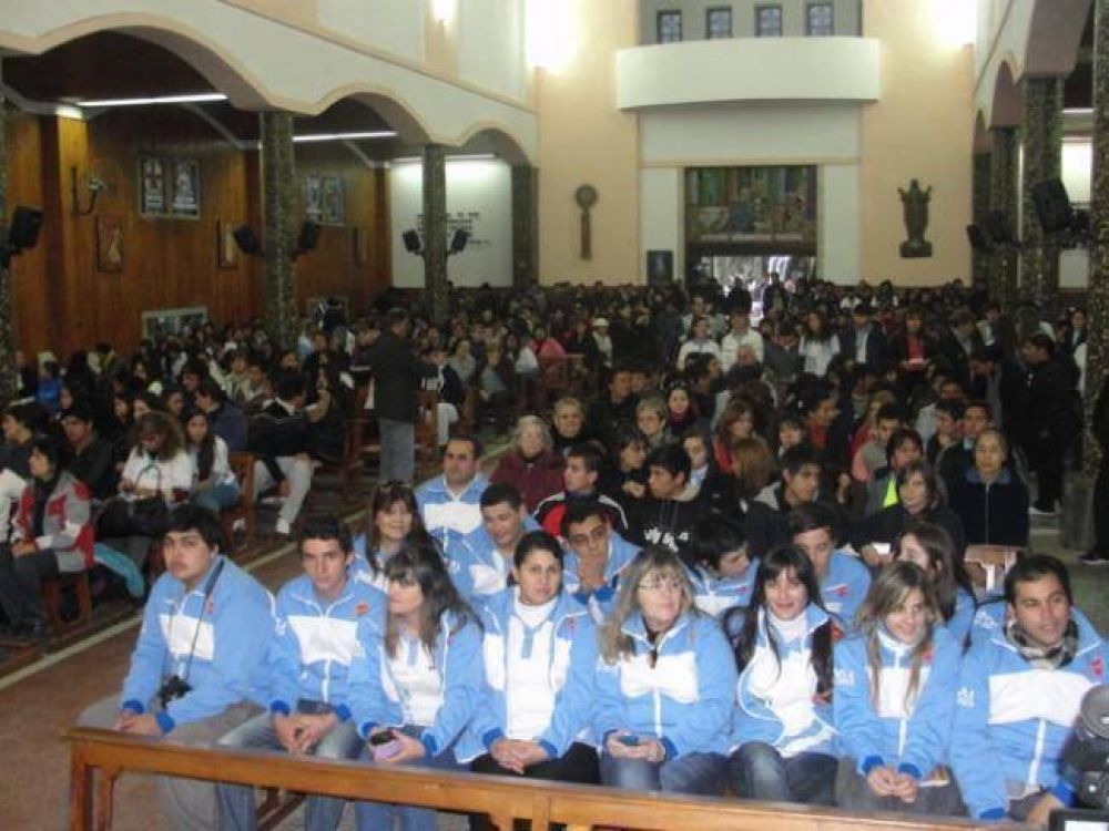 Unos 500 j�venes de la Di�cesis de San Roque partieron a R�o de Janeiro