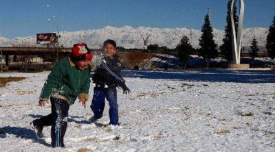 Rutas cortadas y evacuados en Valle de Uco