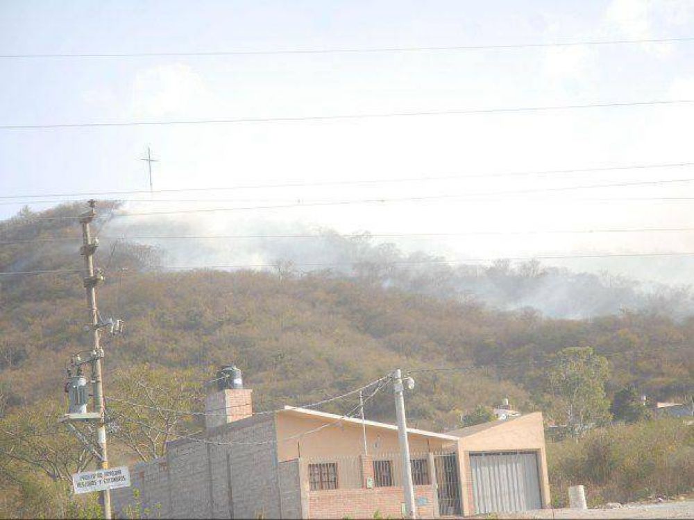 Extinguieron totalmente los incendios en La Almona