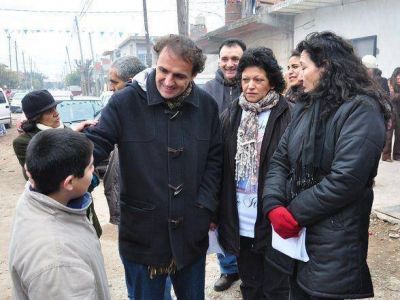 Katopodis y el padre Pepe en la Fiesta Patronal de la Virgen de Itat�