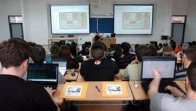 Becar�n a universitarios que generen proyectos