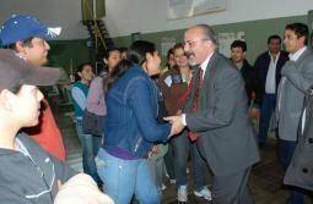 Tomada asegur� que la Naci�n sostendr� a las f�bricas promocionadas