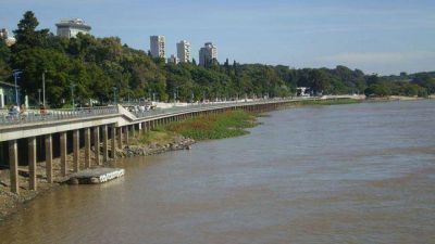En nueve d�as, el Paran� llega a su pico m�ximo  