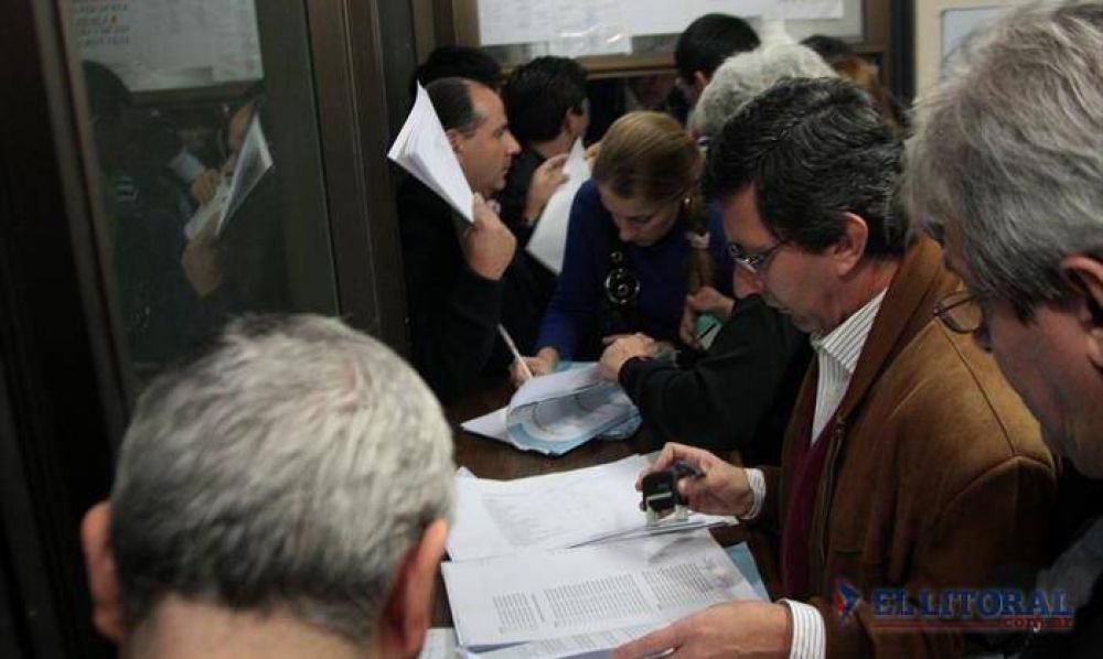 Coqueteos de �ltima hora para dar el batacazo en el armado de las listas