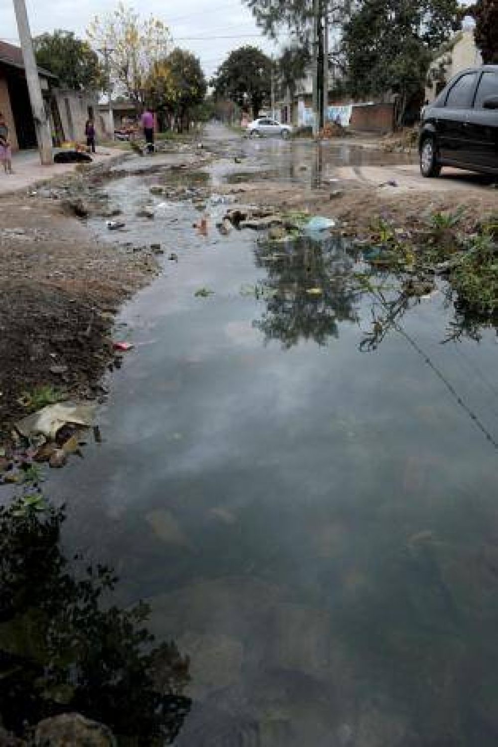 Se cronifican en la capital los problemas por la falta de agua o el exceso de l�quidos cloacales