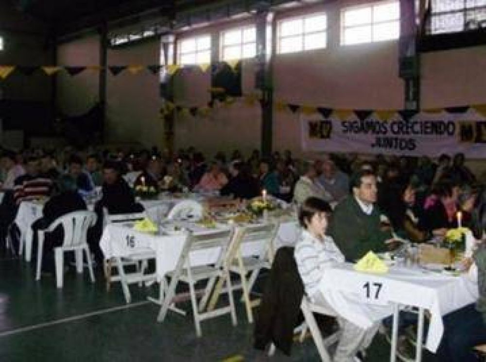 El vecinalismo present� a sus candidatos, en un almuerzo