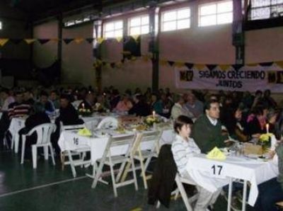 El vecinalismo present� a sus candidatos, en un almuerzo