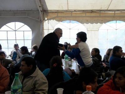 Octavio Guti�rrez recorri� la Villa de Ancasti, donde se inaugurar�n seis nuevos pozos de agua