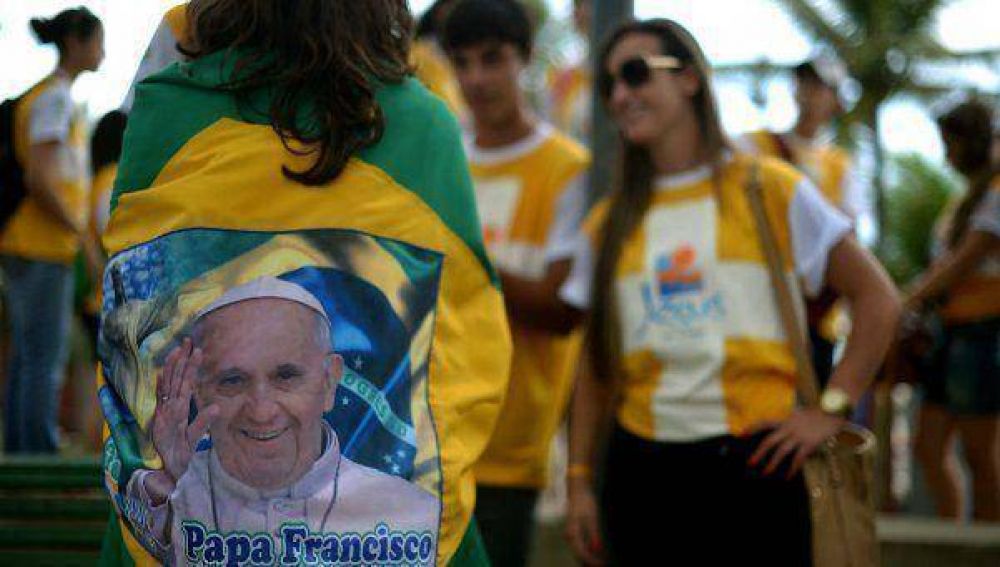 Francisco inicia sin miedos su hist�rica visita a Brasil
