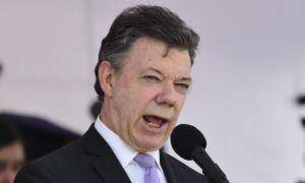 Santos orden� "no dejar de disparar" contra las FARC hasta llegar a acuerdo de paz