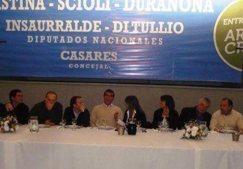 Mart�n Insaurralde en campa�a por Areco.	