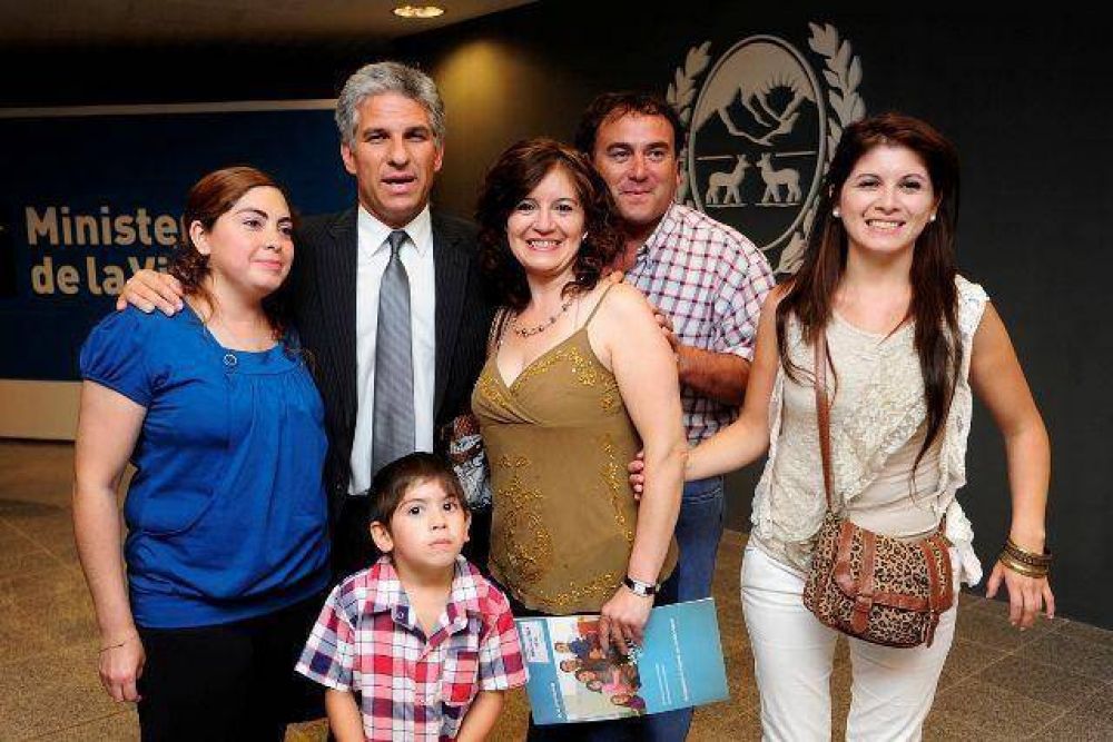 Entregar�n escrituras y firmar�n convenios para construir m�s casas en el interior