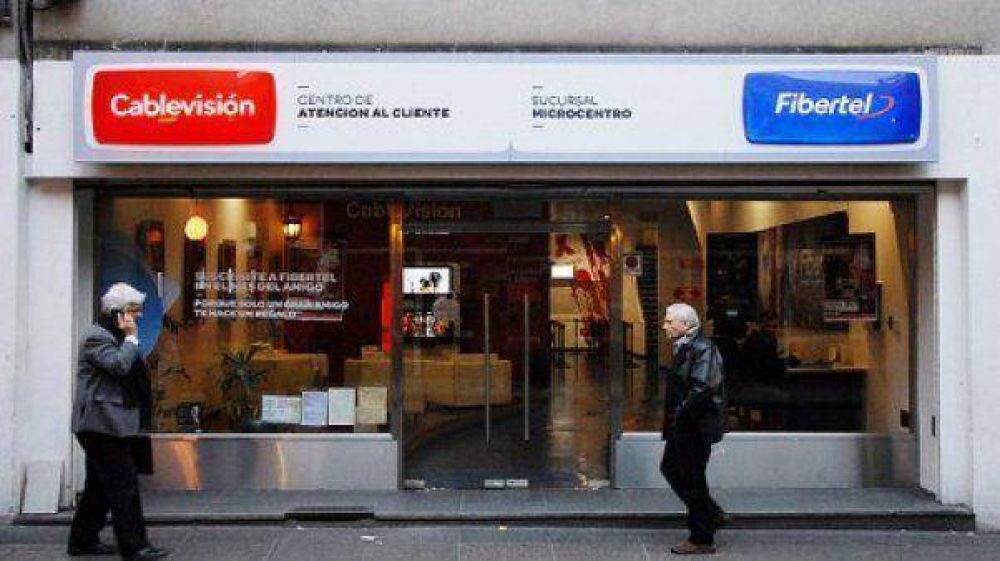 Miles de usuarios de Fibertel y Cablevisi�n, sin servicio