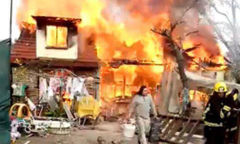 Piden ayuda para una familia que perdi� todo en un incendio