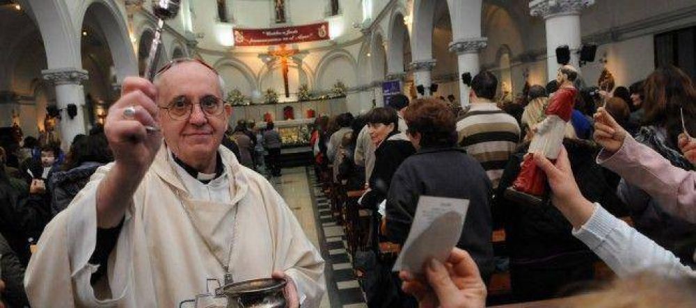 Pantalla gigante para ver al papa Francisco en Brasil