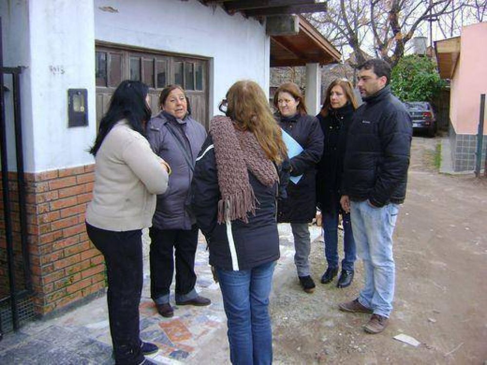 Reclamo de vecinos de S�enz Pe�a por la falta de servicios