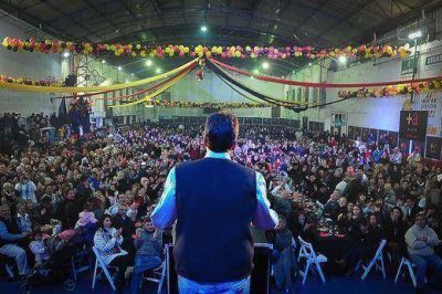 Massa encabez� un nuevo acto de presentaci�n de sus candidatos locales