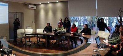 M�s de 100 aspirantes en el registro de terrenos a trav�s de la Web