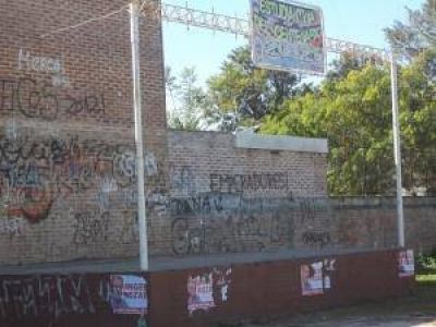 La municipalidad de Quitilipi inst� a los partidos pol�ticos a no empapelar los edificios p�blicos