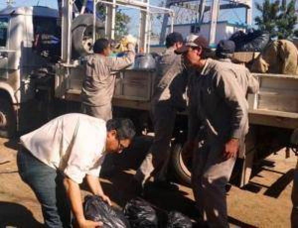 Secheep entreg� donaciones a los afectados por la crecida del Paran�