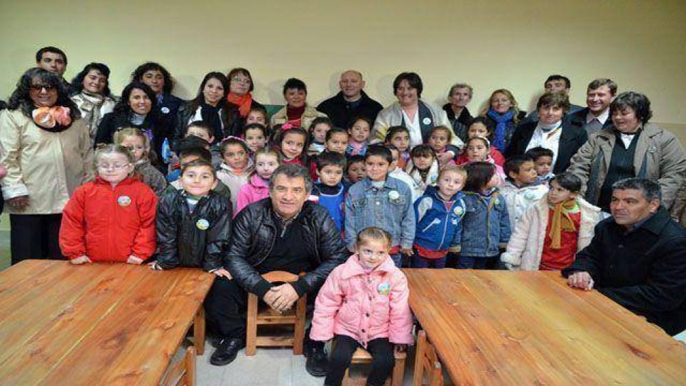 Urribarri inaugur� el jard�n de infantes de Estaci�n Racedo  