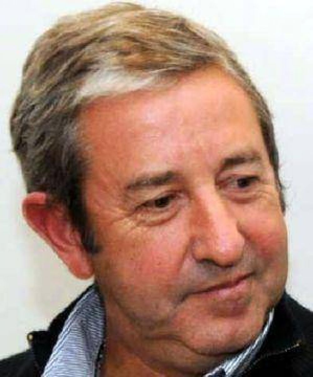 Para los dem�cratas, la pelea radical favorece al oficialismo