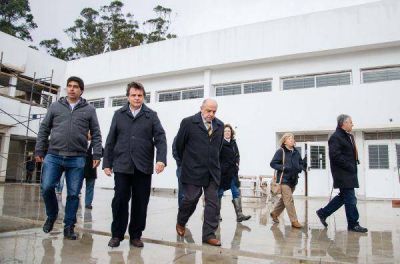 Avanza la construcci�n de una escuela en Belisario Rold�n