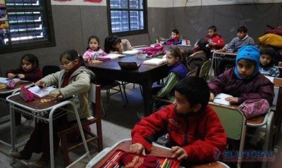 Volvieron las clases pero por el intenso fr�o siguen reparando algunas escuelas