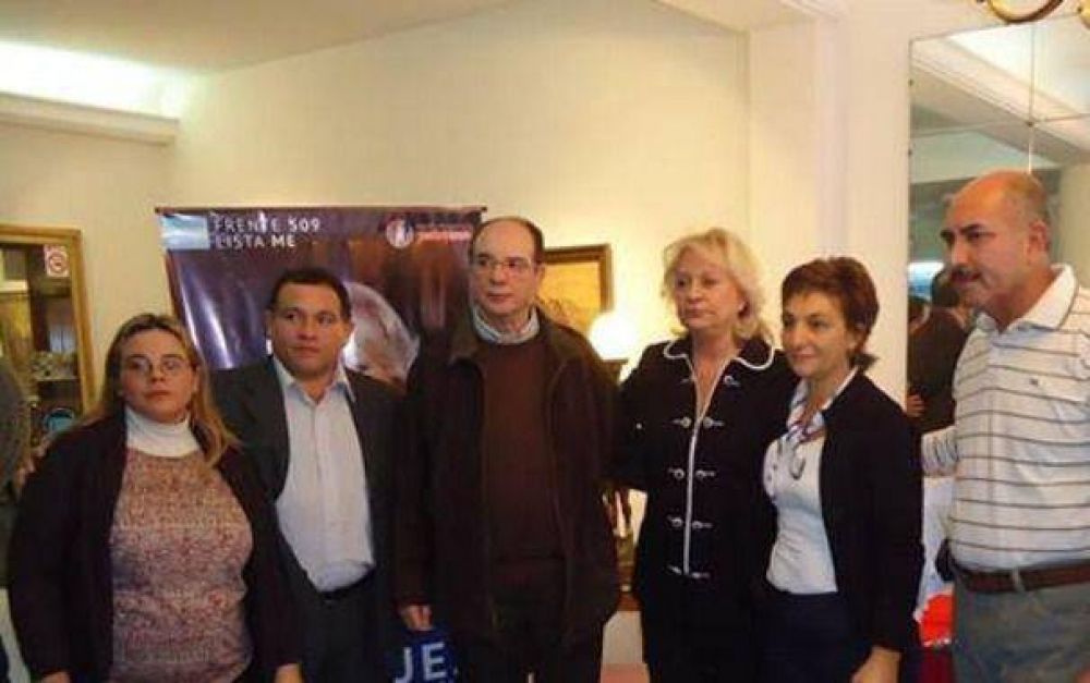 Con el apoyo de Mezzapelle, Betty V�zquez present� la lista del Socialismo