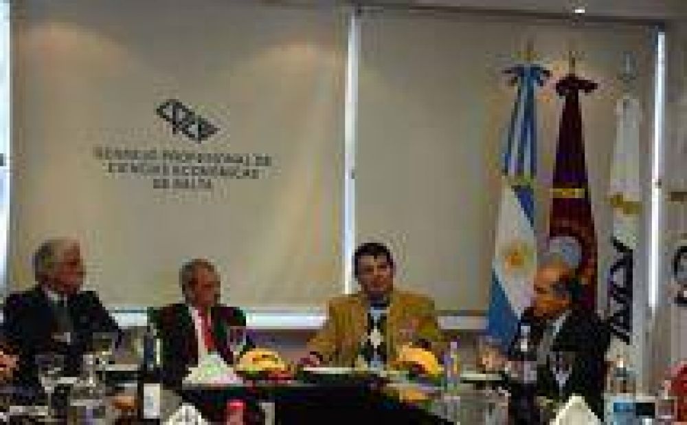 Olmedo: "No estamos hace 30 a�os en el poder, como los que s�lo buscan solucionar sus problemas"