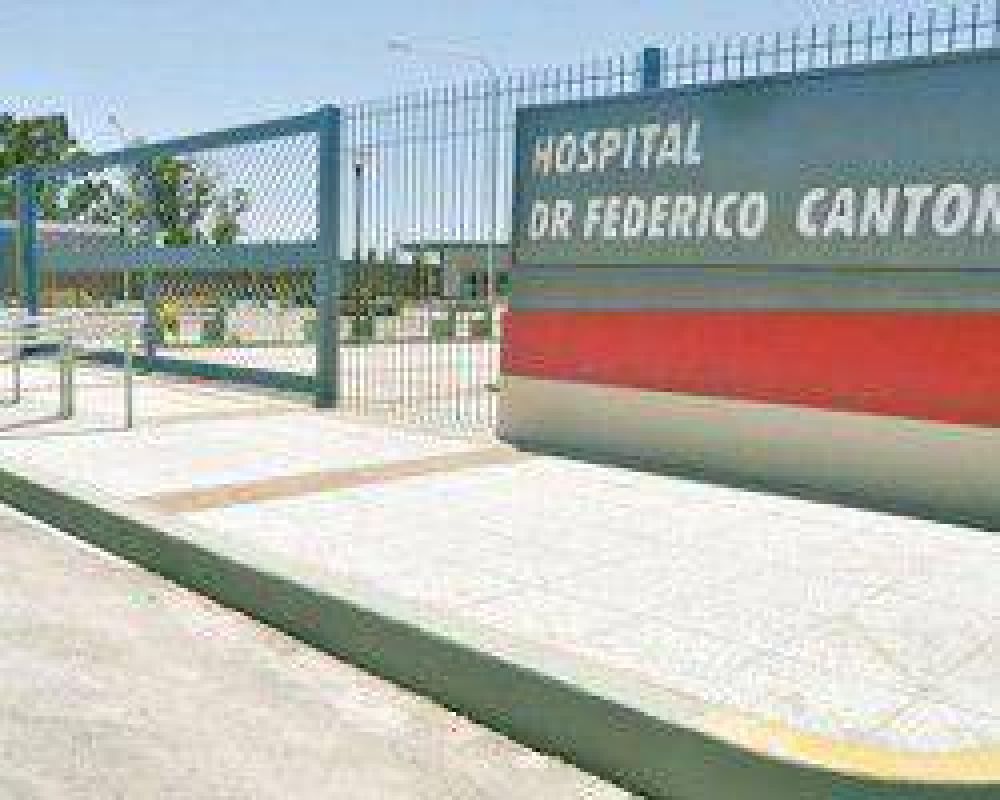 Ya lleg� la ambulancia al hospital de Pocito