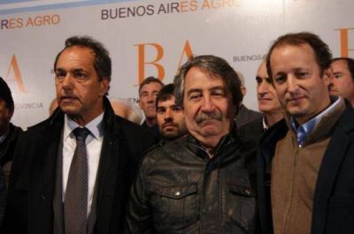 San Pedro junto a Scioli e Insaurralde