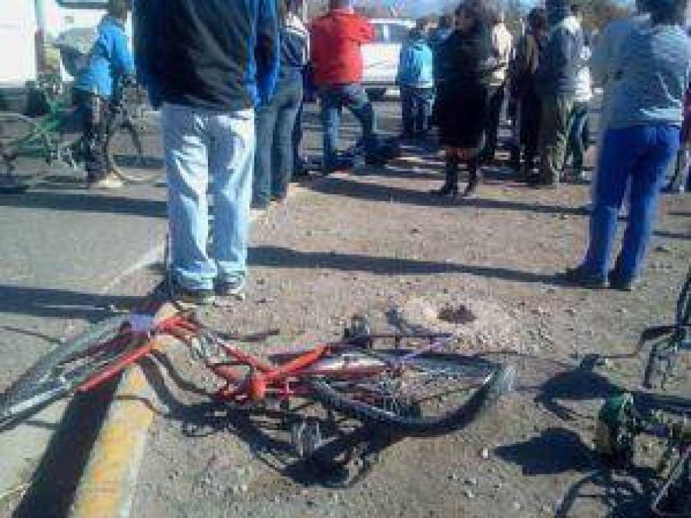 Un ni�o muri� tras ser atropellado por un auto