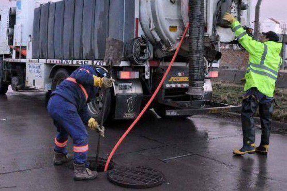 Municipales profundizaron la limpieza de sumideros y decantadores