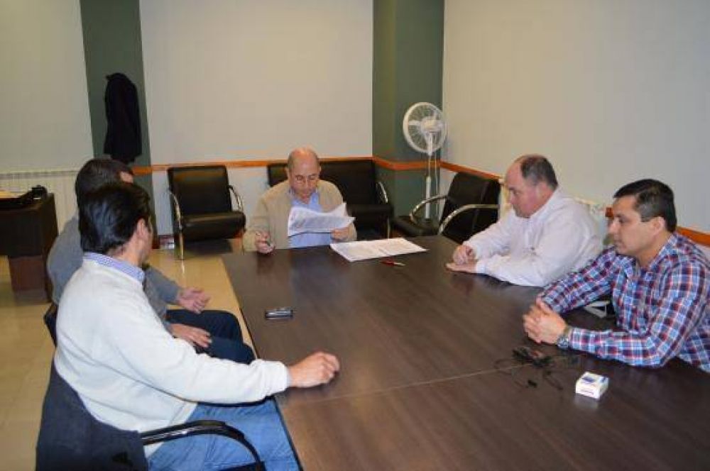 Se firm� acuerdo entre la UTN y Petroleros Jer�rquicos
