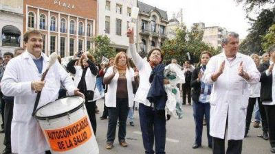 Autoconvocados de la Salud intimaron al Gobierno por los descuentos por Ganancias